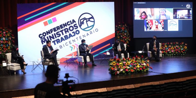El encuentro tuvo lugar en el Centro Cultural Miguel Ángel Asturias.