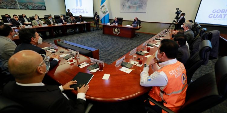 El lanzamiento del plan piloto de la ventanilla ágil de la construcción se realizó en Casa Presidencial.