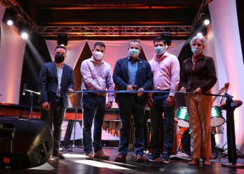 El ministro de Cultura y Deportes, inauguró este nuevo proyecto Teatro de Bolsillo