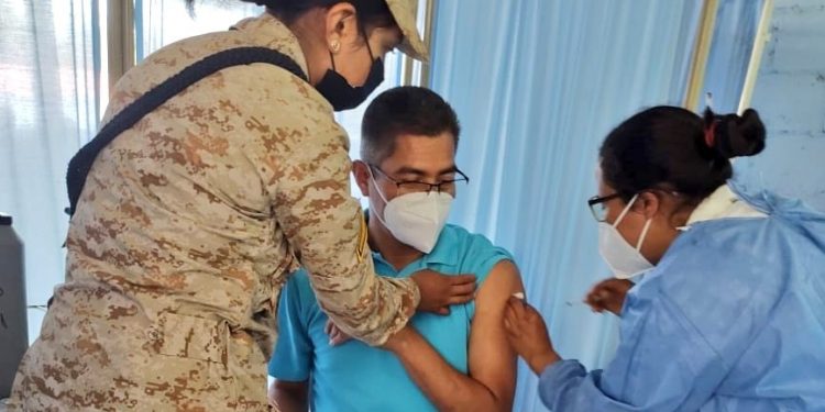 En el Plan Nacional de Vacunación contra el COVID-19 participa el Ejército de Guatemala.