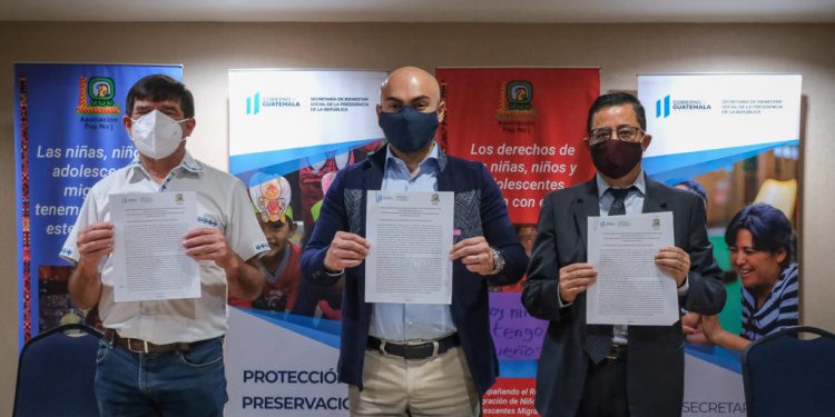 Firman convenio para atender a niñez y adolescencia no acompañada de Huehuetenango