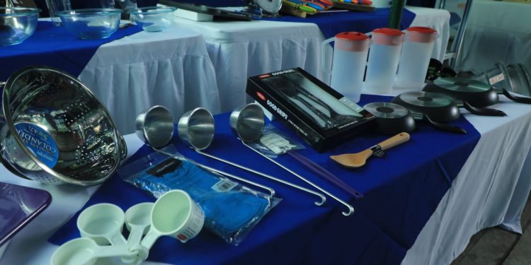 PMA entrega utensilios de cocina a 501 escuelas