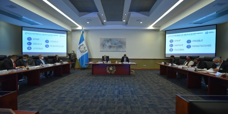 La reunión del Consejo Nacional de Cambio Climático se realizó en Casa Presidencial