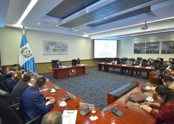 La reunión entre el mandatario y los miembros de la Anam se realizó en Casa Presidencial.