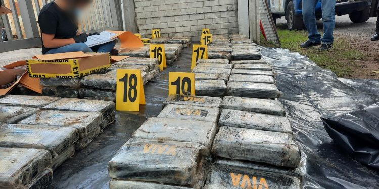 Las diligencias por parte de las autoridades del MP y la PNC continúan en el lugar