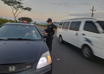 Tránsito de la PNC intensifica operativos de seguridad vial para reducir accidentes