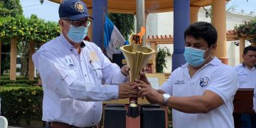 Antorcha del Bicentenario llega a Retalhuleu