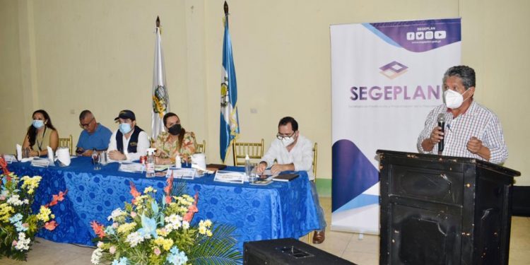 Discuten temas de interés en décima sesión del Codede en Zacapa