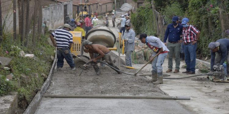Desarrollo vial llega a comunidades más lejanas de Jalapa