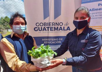 Comienza programa de huertos escolares en San Bartolo Aguas Calientes
