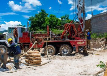 Comienza perforación de pozo que mejorará servicio de agua potable en San Miguel Chicaj