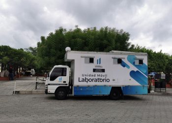 Laboratorio móvil realiza más de 200 pruebas de COVID-19 en Zacapa