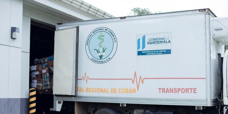 Hospitales de Alta Verapaz reciben ayuda humanitaria