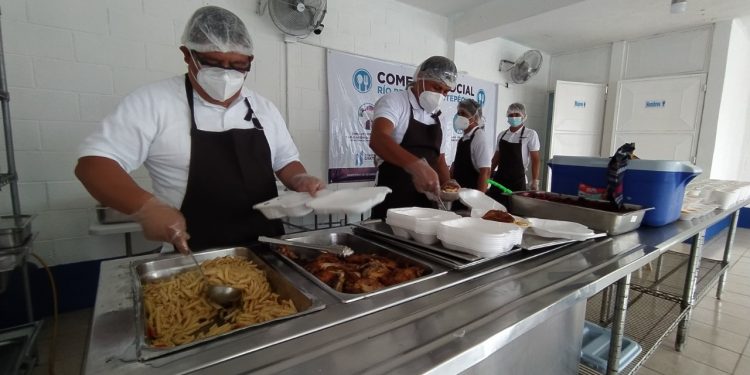 El comedor social número 32 funciona en Río Bravo
