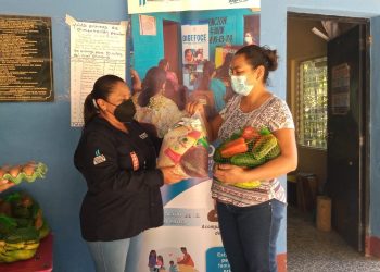 Entregan alimentación escolar en Baja Verapaz