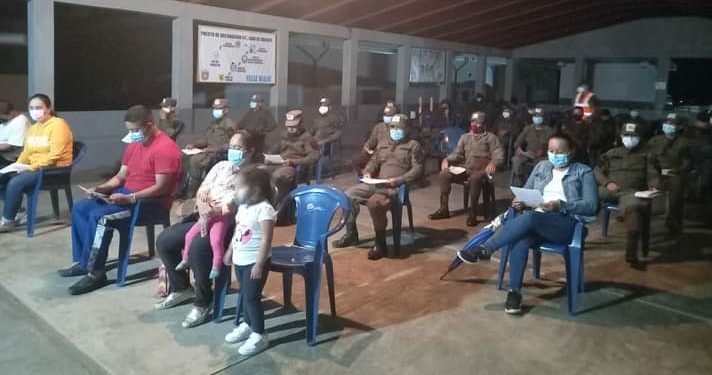 Ejército habilita puesto de vacunación nocturno en Jutiapa