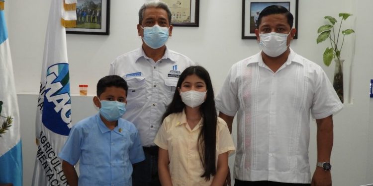 Niños fungen como gobernadores de Petén por un día