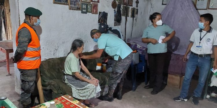 Realizan vacunación contra el coronavirus de casa en casa en Jutiapa
