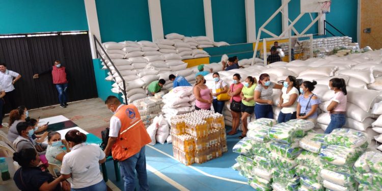 Continúa el apoyo alimentario a familias retaltecas afectadas por el COVID-19