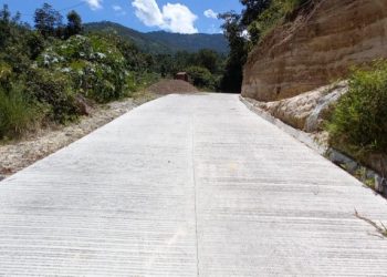Supervisan avances de mejoras en camino rural de Colotenango