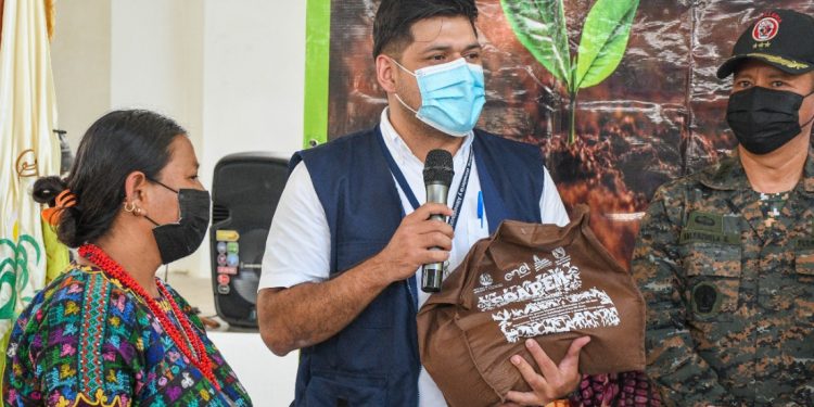 Agricultores de San Jerónimo reciben semilla mejorada