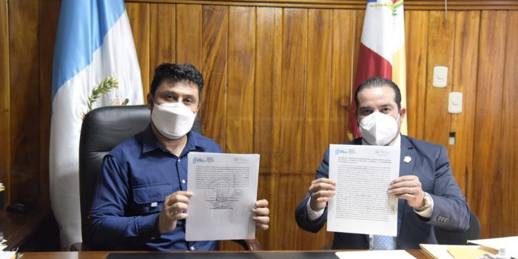Firman convenio para abrir oficina del Conamigua en Jalapa