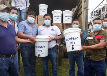 Llevan ayuda a comunidades más lejanas de Sayaxché