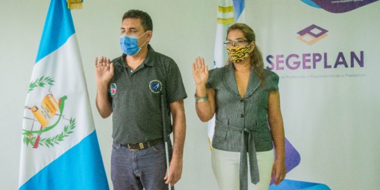 Juramentan a representantes de personas con discapacidad ante el Codede de El Progreso