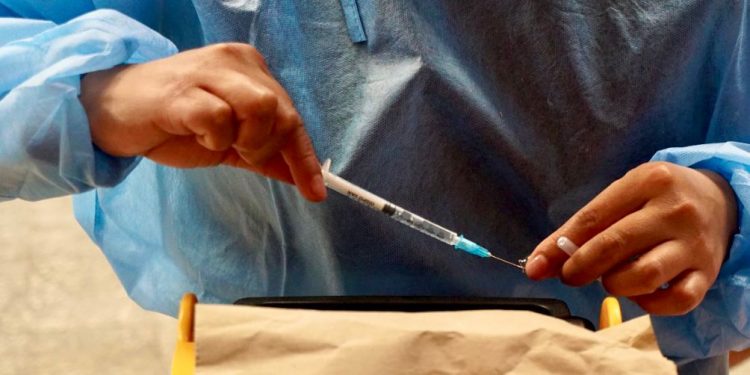 Totonicapán implementa estrategia de vacunación bajo demanda