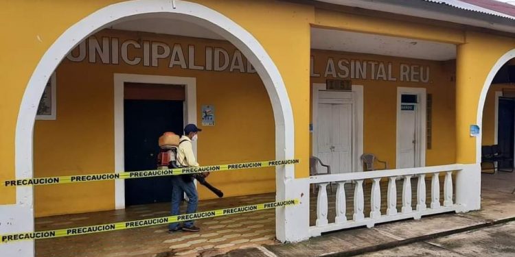 Toman medidas de prevención ante aumento de casos de COVID-19 en comuna de El Asintal