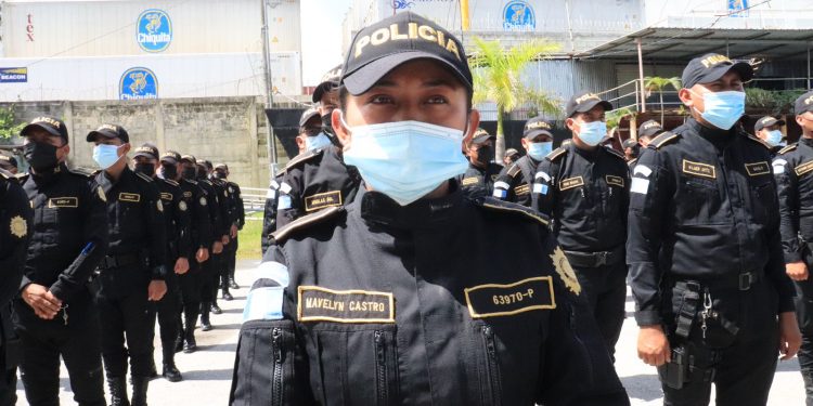 Nuevos agentes refuerzan las filas de la PNC en Izabal