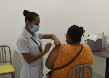 Ministerio de Salud habilita nuevo puesto de vacunación en Escuintla