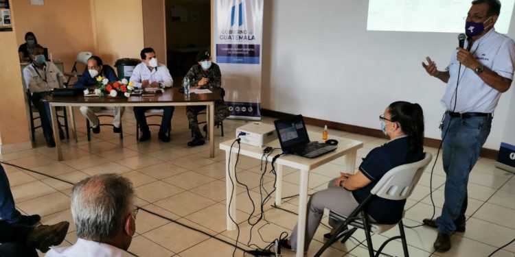 Discuten situación del COVID-19 y acciones para el desarrollo de Jutiapa