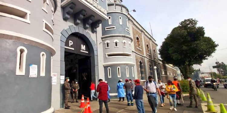 Avanzan jornadas de vacunación contra COVID-19 en sedes militares