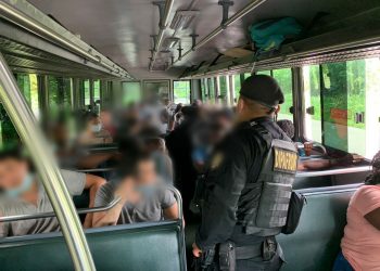 PNC asiste a 33 migrantes indocumentados en Escuintla