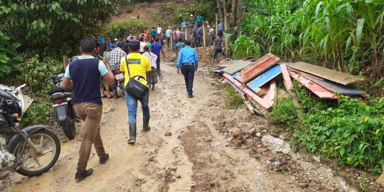 Conred brinda asistencia a afectados por lluvias en Izabal y Alta Verapaz