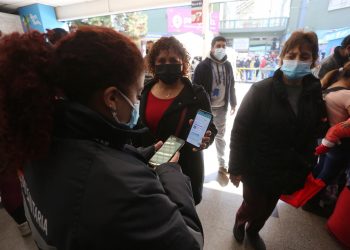 Chile confirma cuatro casos de transmisión comunitaria de la variante delta