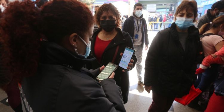 Chile confirma cuatro casos de transmisión comunitaria de la variante delta