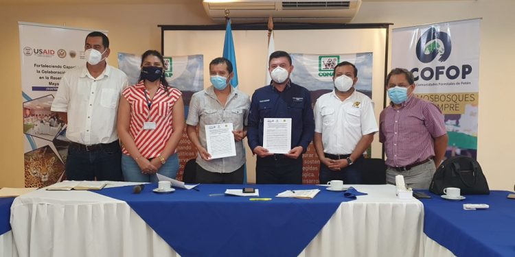 Conap y Cooperativa Carmelita firman convenio para uso de infraestructura turística básica