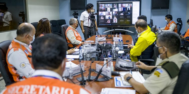 Personal de la Conred en apresto ante paso del huracán Grace