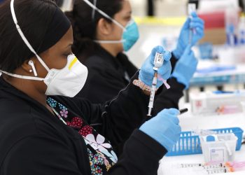 EE. UU. busca administrar tercera dosis contra COVID-19 a partir del 20 de septiembre