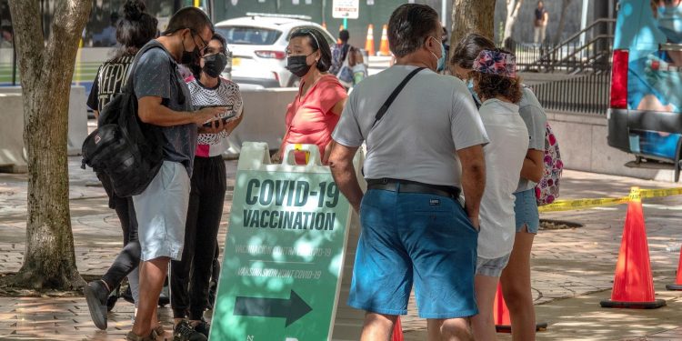 Florida no para de batir marcas: más de 15 mil hospitalizados con COVID-19