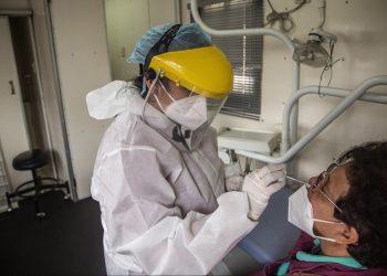 El mundo supera los 200 millones de casos de COVID-19, según Johns Hopkins