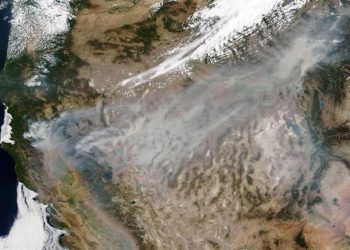 El mayor incendio activo en California ya ha quemado casi 200 mil hectáreas