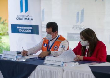 Titulares de Educación y la Conred acuerdan procesos educativos enfocados en la prevención