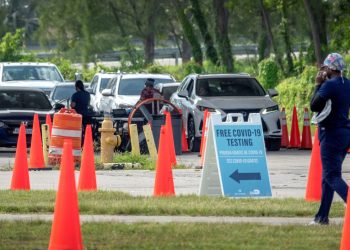 Florida rompe de nuevo récords de casos y hospitalizaciones
