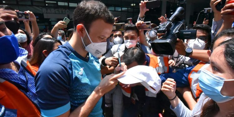 Kevin Cordón regresa al país convertido en un héroe