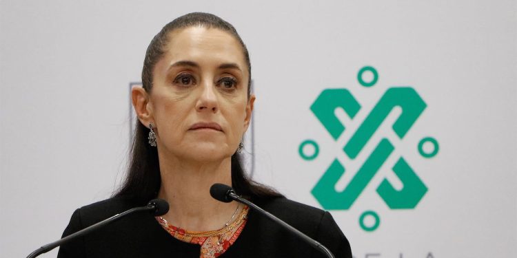 Ciudad de México mantiene nivel de alerta por COVID-19 pese a más hospitalizados