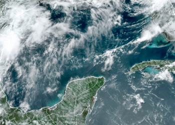 Prevén que novena depresión sea huracán cuando entre en el golfo de México