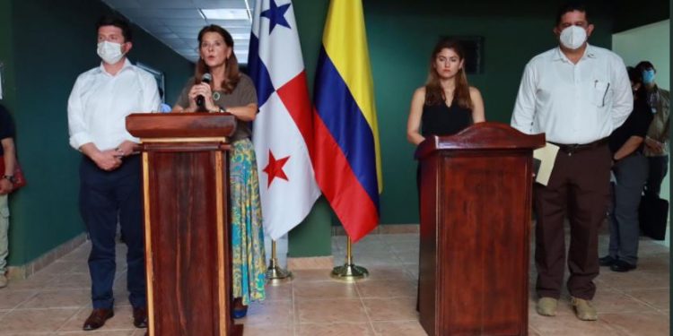 Colombia y Panamá acuerdan controlar el flujo migratorio en su frontera